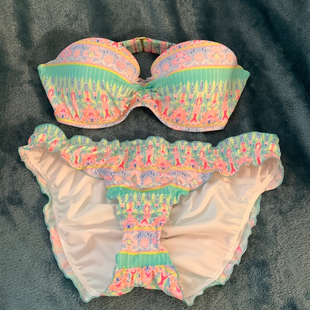 Victoria’s Secret ruched bikini 32C bottoms small